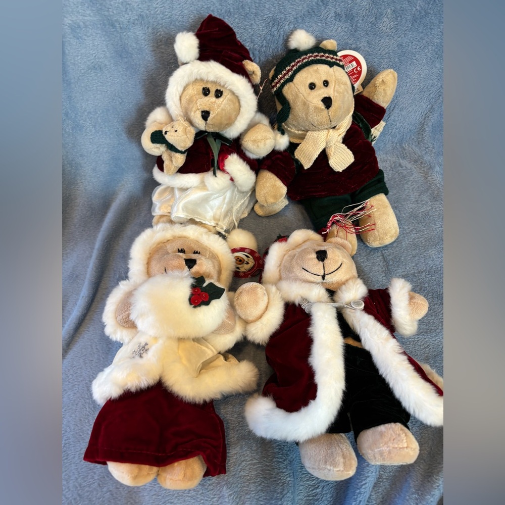 Starbucks Christmas Bears! Lot of four
